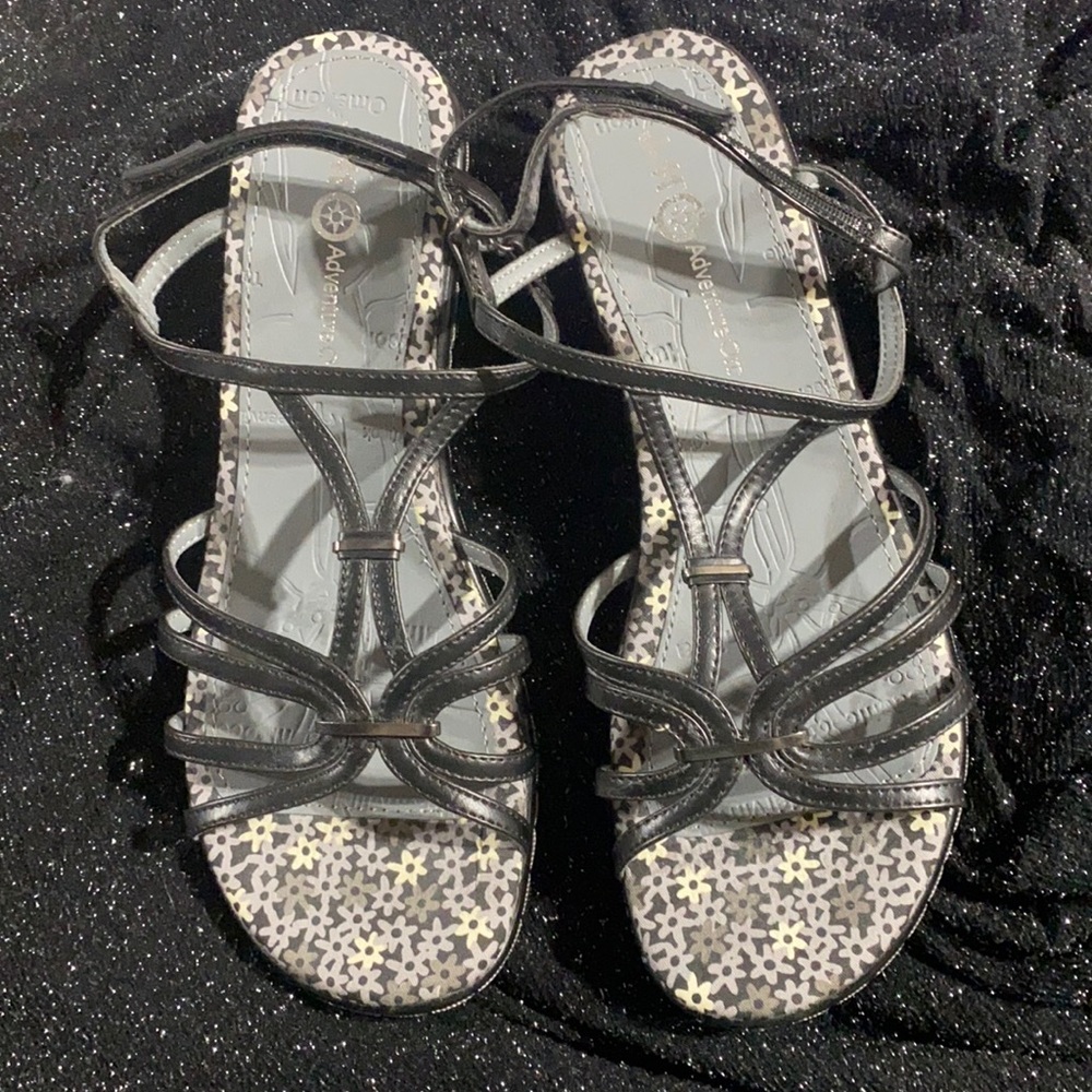J-41 size 9 sandals black